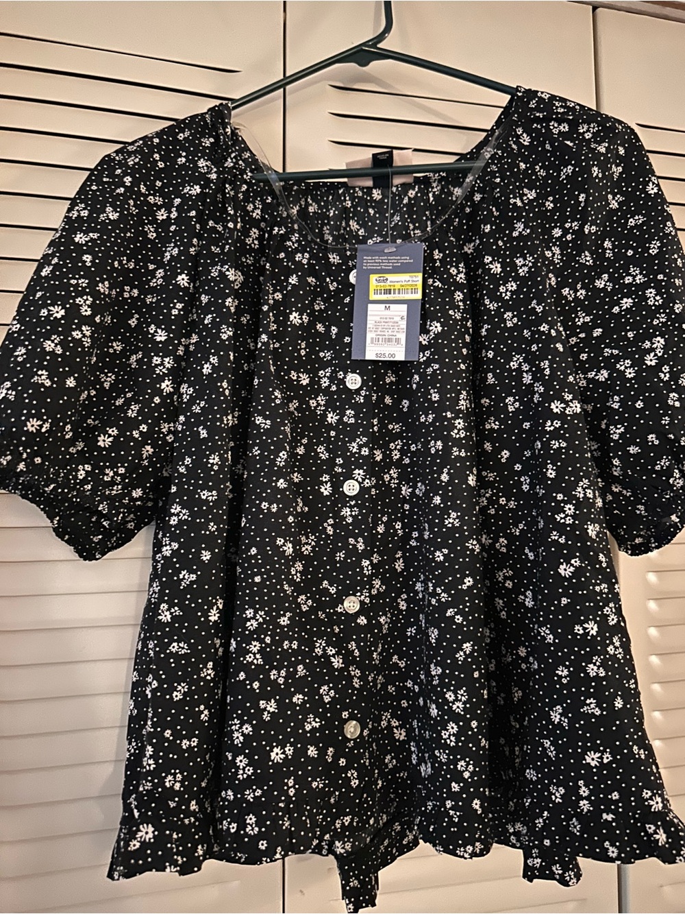 Universal Thread Black and White Floral Button-Down Puff Sleeve Top - Picture 4 of 5
